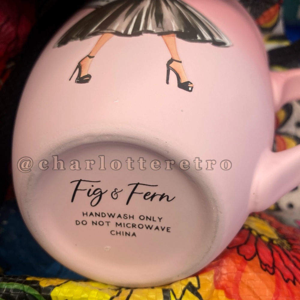 Fig & Fern • Designer Shopping Girl • 20oz Mug - Picture 4 of 5